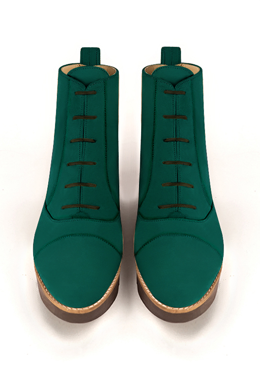 Bottines élégantes et raffinées avec des lacets à l'avant, coloris vert émeraude. Personnalisation : Choix des cuirs, des couleurs et des talons. Cou-de-pied sur mesure. - Florence KOOIJMAN